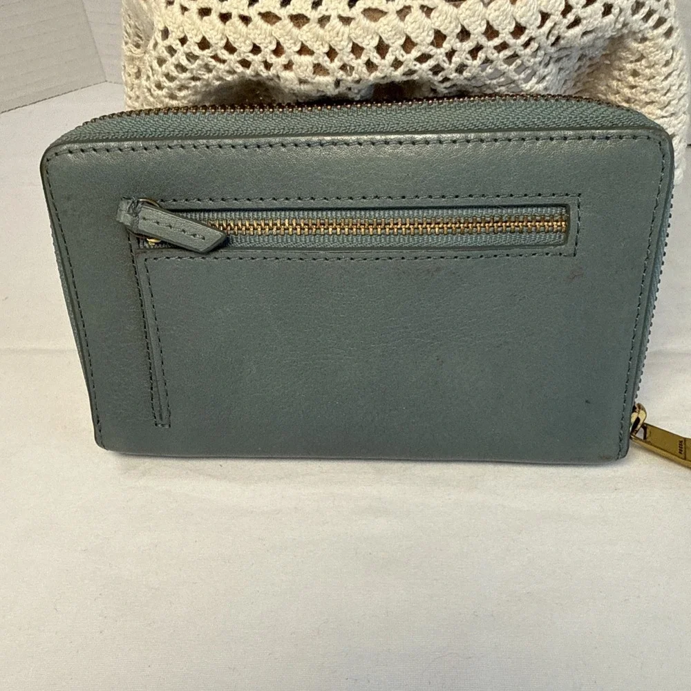 FOSSIL Colorblock Zippered Leather Wristlet Wallet Emma